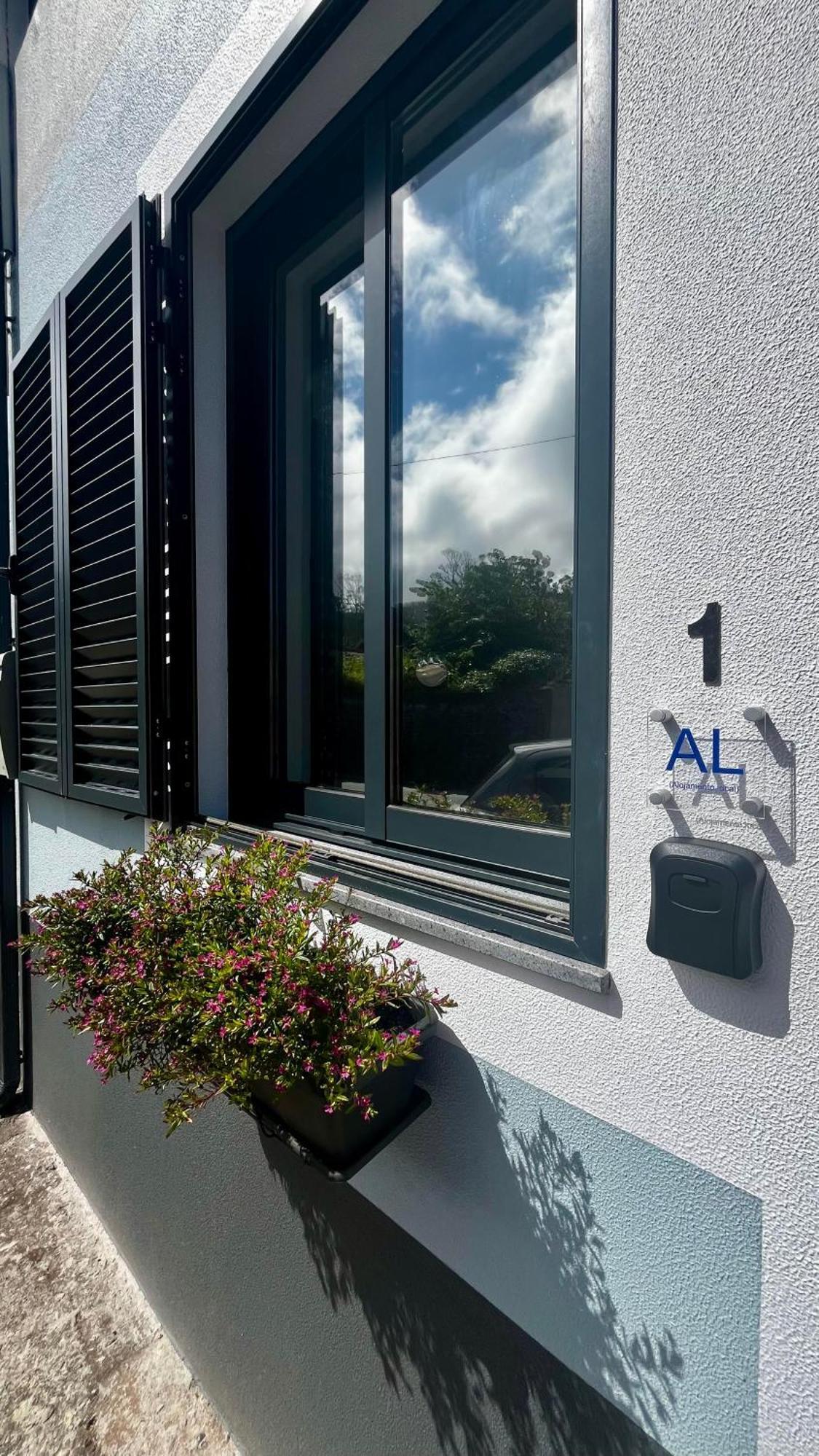 Anastacio Tiny House Lägenhet Porto Moniz Exteriör bild